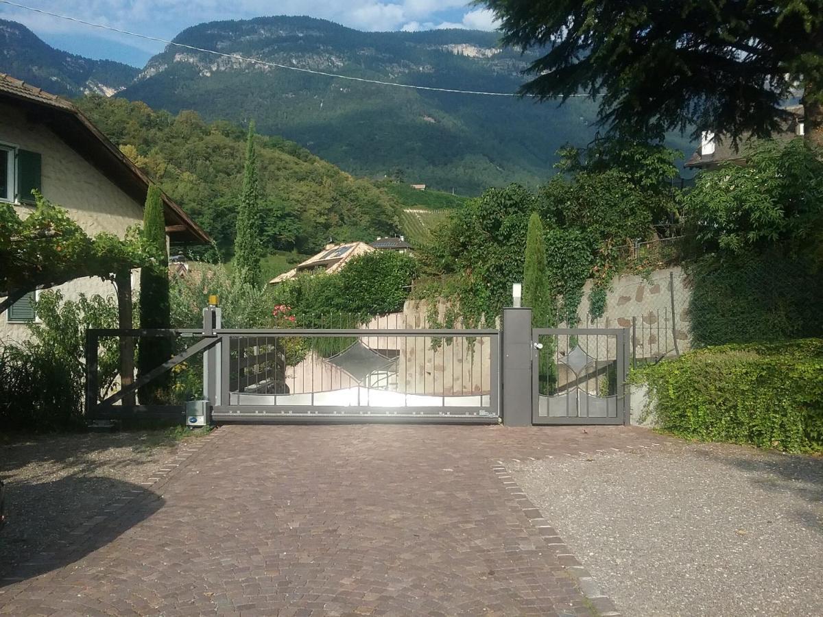 Ferienwohnungen St. Michael Appiano Sulla Strada Del Vino Bagian luar foto
